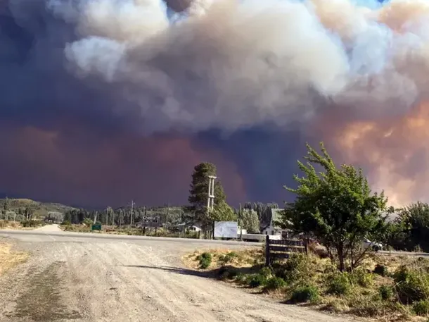 cholila-chubut-esta-amenazado-los-incendios-los-alerces-y-rivadavia