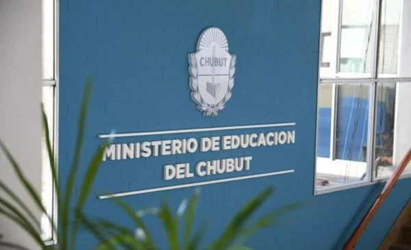 paritaria-docente-ofrecieron-33-para-el-primer-trimestre-y-v0-dVsby5UU62WcC_IEKpvwbyo_wZKV1yad_LY4eOP16Ro